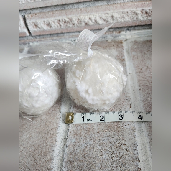 2/$15 - New - 2 Snowball Candles - Picture 2 of 4